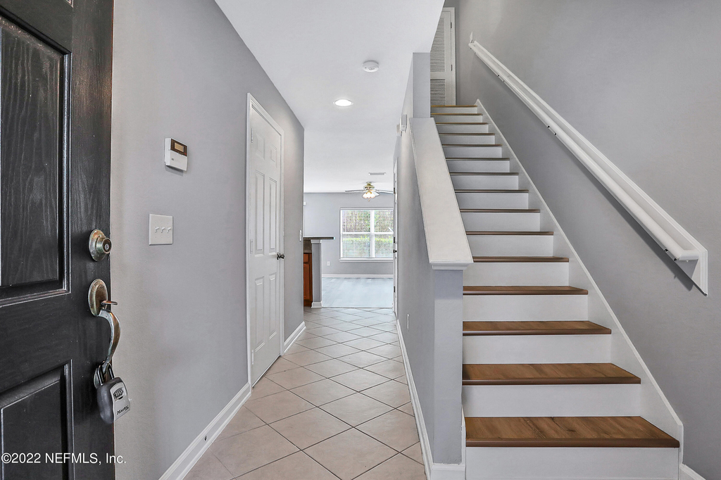 822 Black Cherry Drive S - Photo 2
