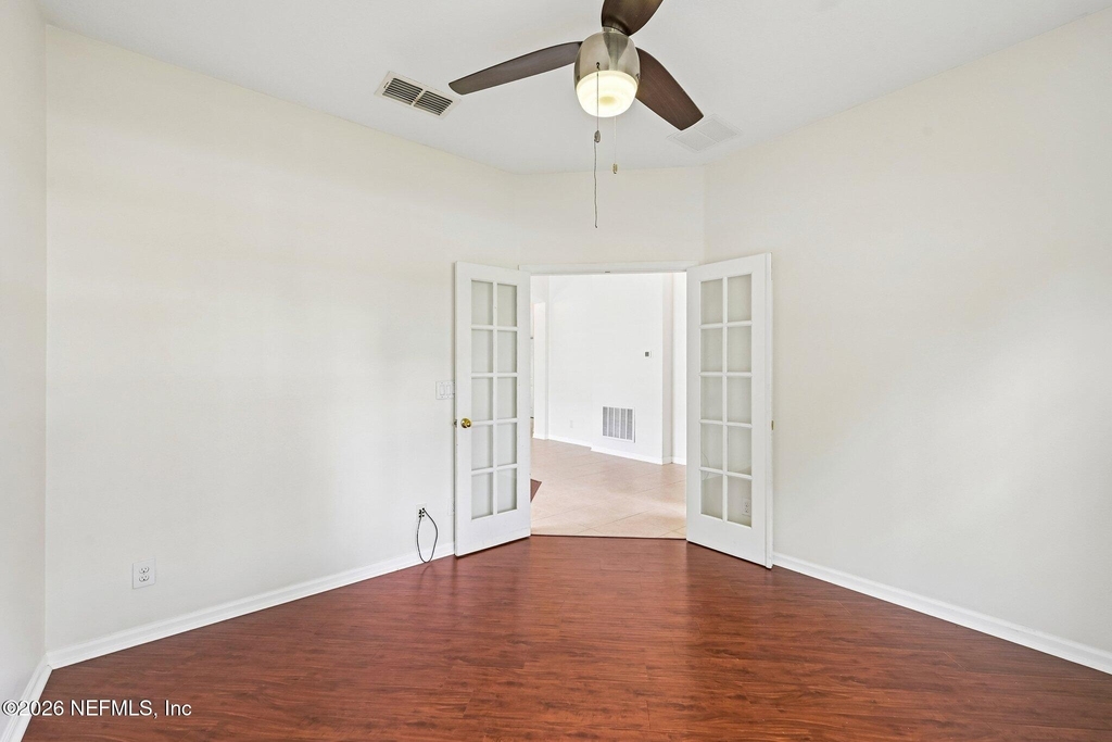 131 Cornwall Drive - Photo 3