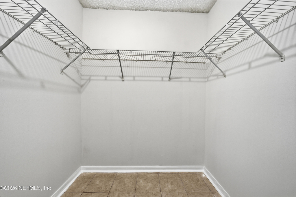 8451 Oak Crossing Drive W - Photo 14