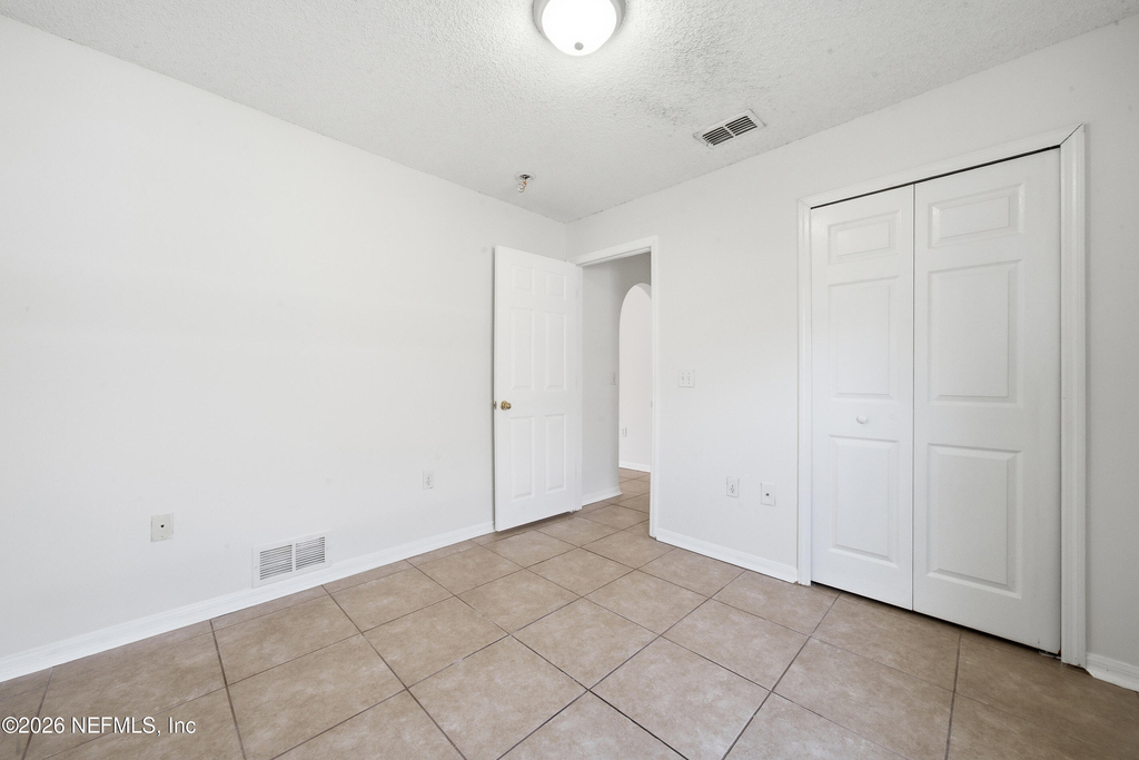 8451 Oak Crossing Drive W - Photo 22