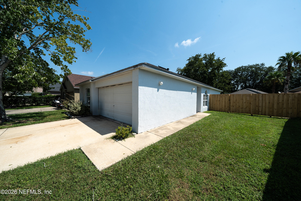 8451 Oak Crossing Drive W - Photo 2