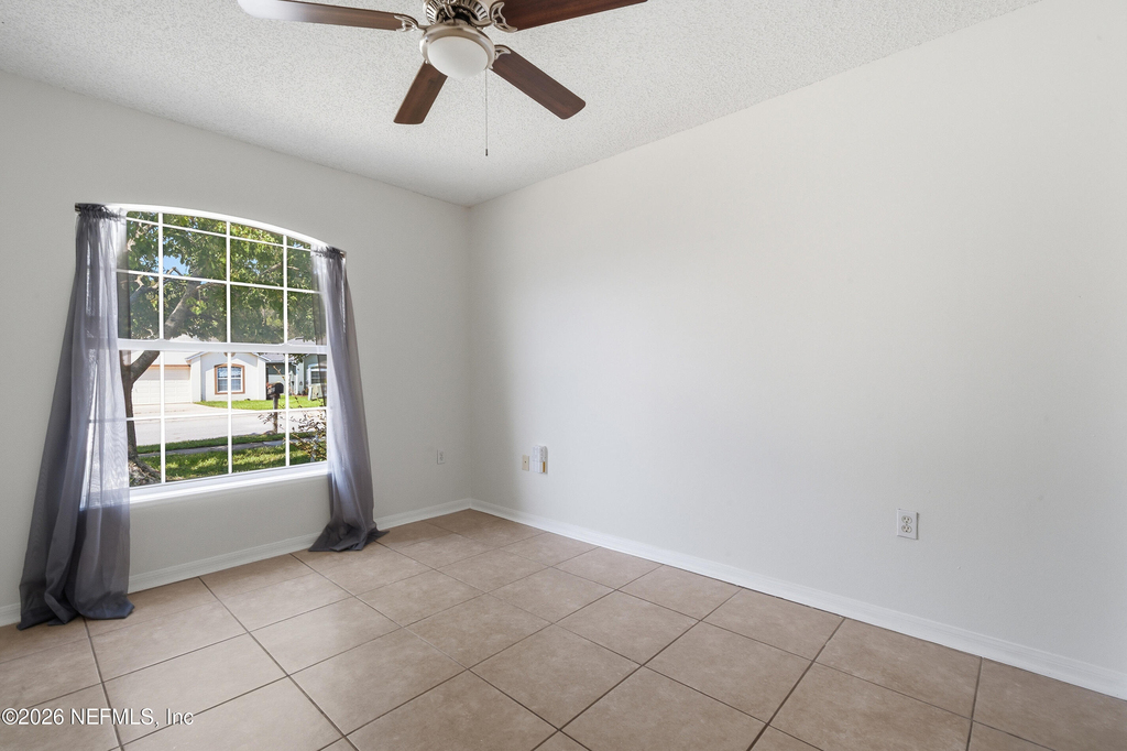 8451 Oak Crossing Drive W - Photo 17