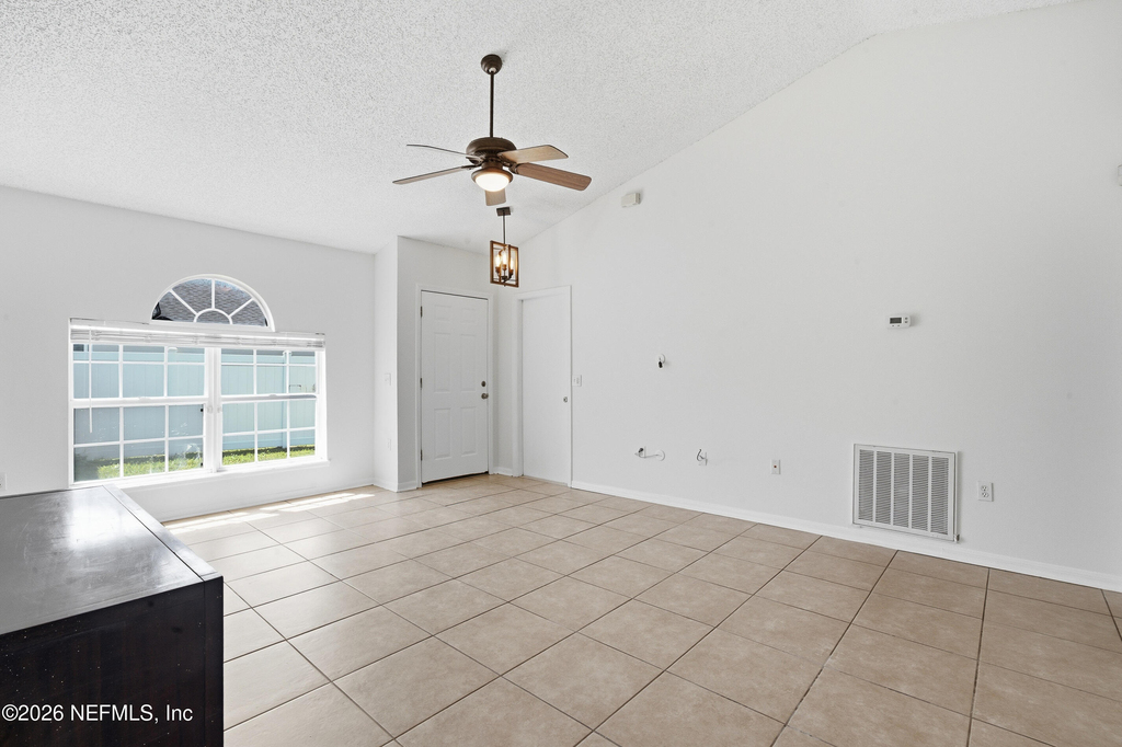 8451 Oak Crossing Drive W - Photo 4