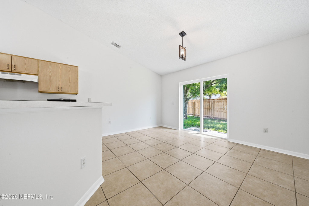 8451 Oak Crossing Drive W - Photo 6