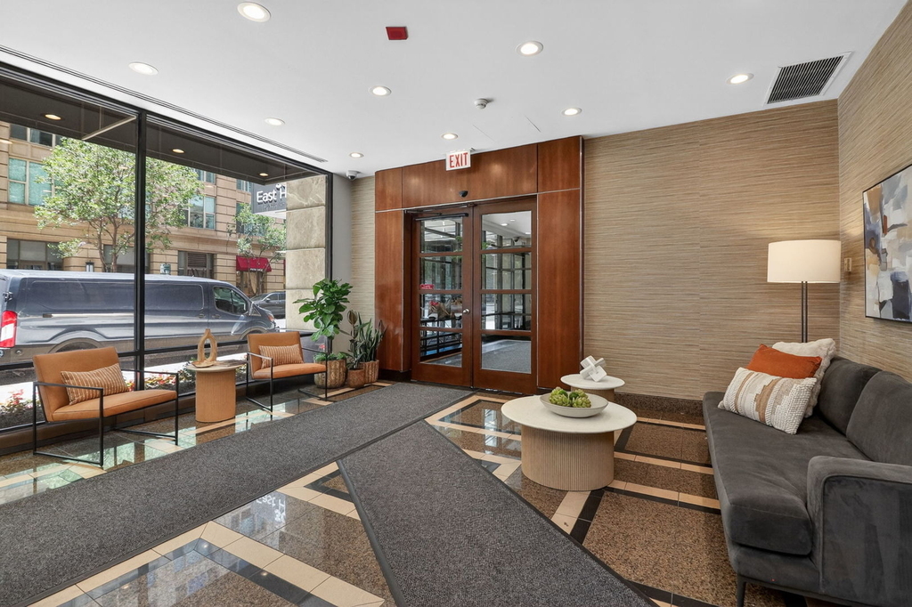 30 E Huron Street - Photo 3