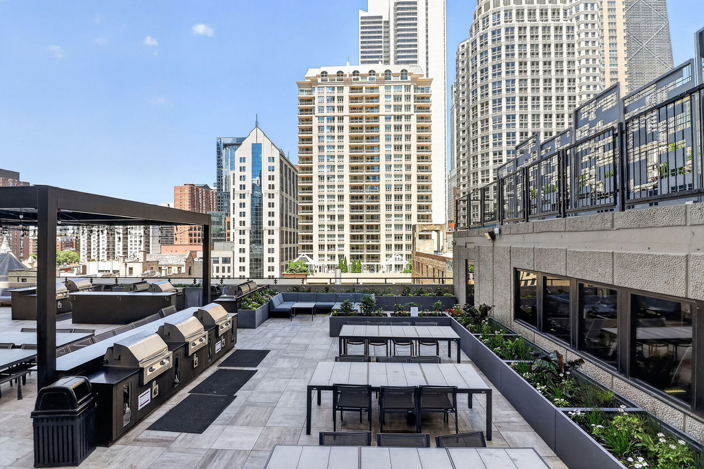 30 E Huron Street - Photo 26