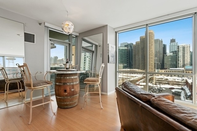 123 S Green Street - Photo 11