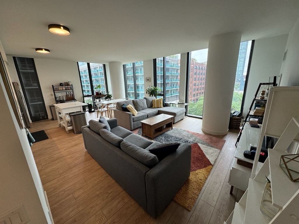855 W Madison Street - Photo 2
