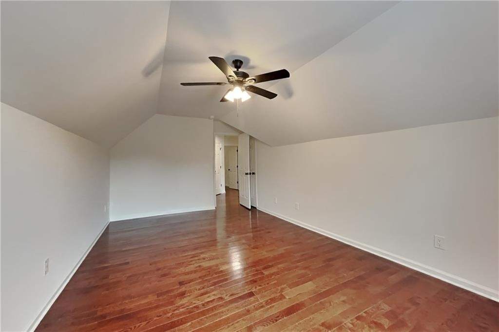 1025 Russell Point - Photo 14