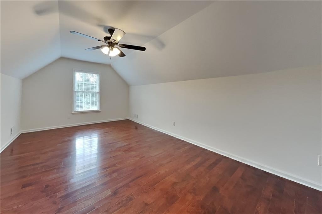 1025 Russell Point - Photo 13