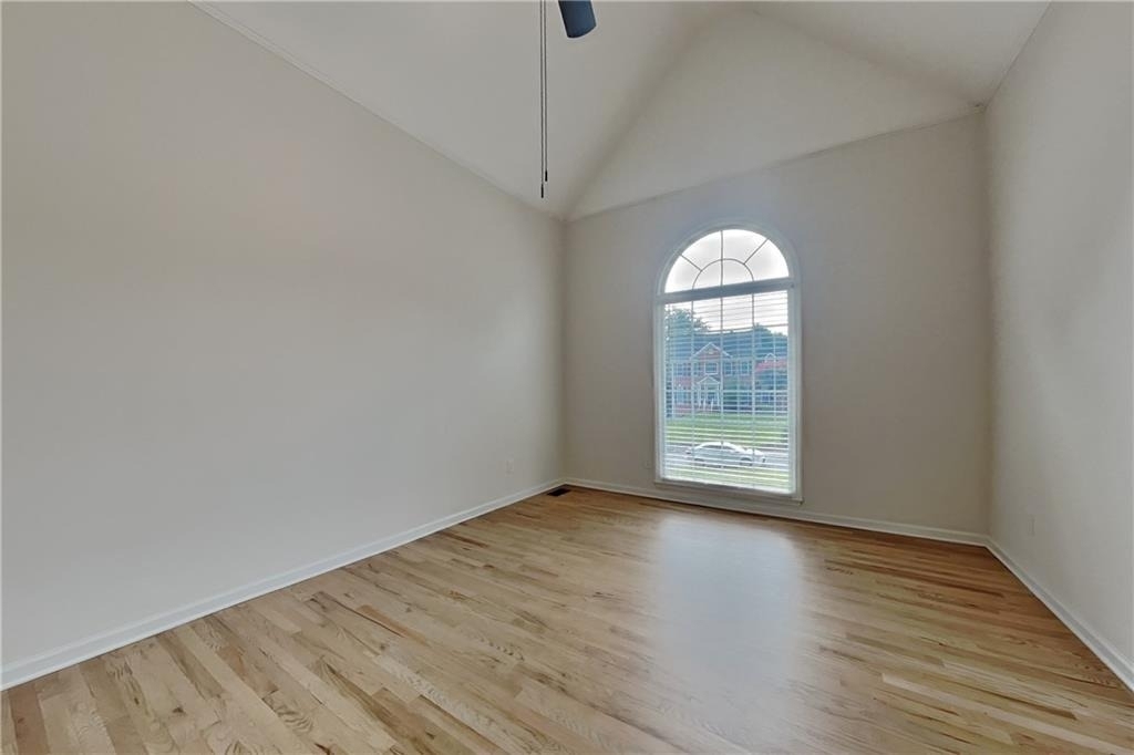 1025 Russell Point - Photo 6