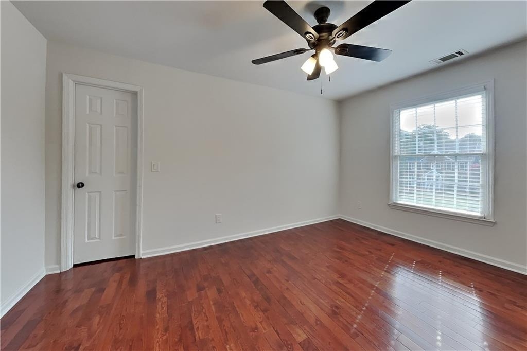 1025 Russell Point - Photo 15