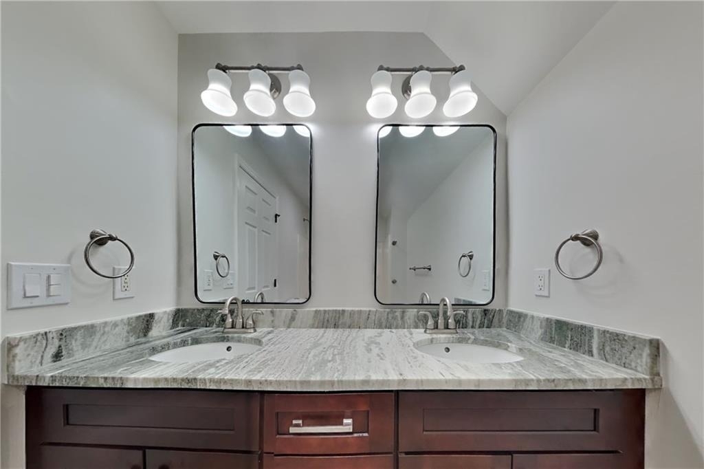 1025 Russell Point - Photo 19
