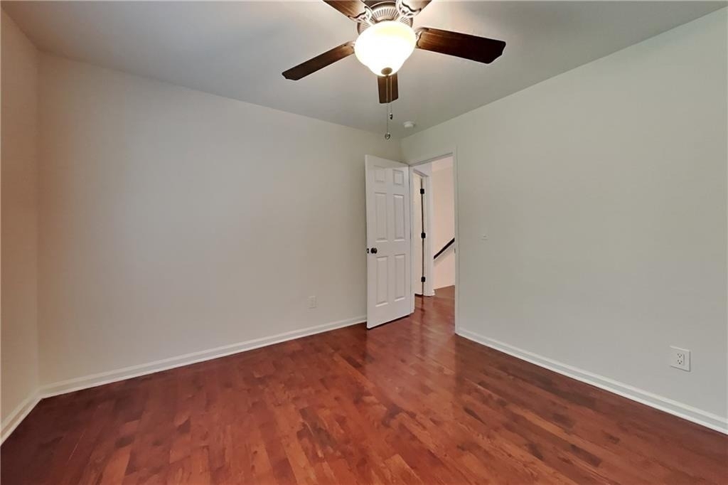 1025 Russell Point - Photo 18