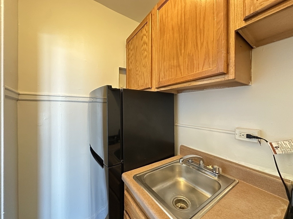 434 W Wellington Avenue - Photo 2