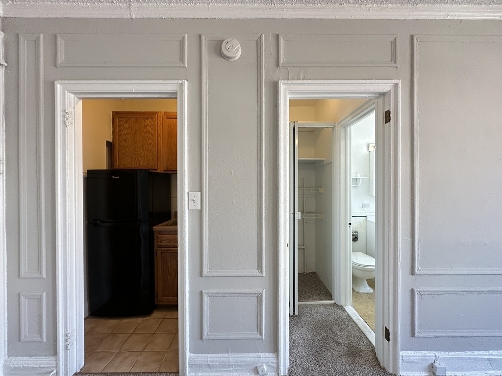 434 W Wellington Avenue - Photo 4