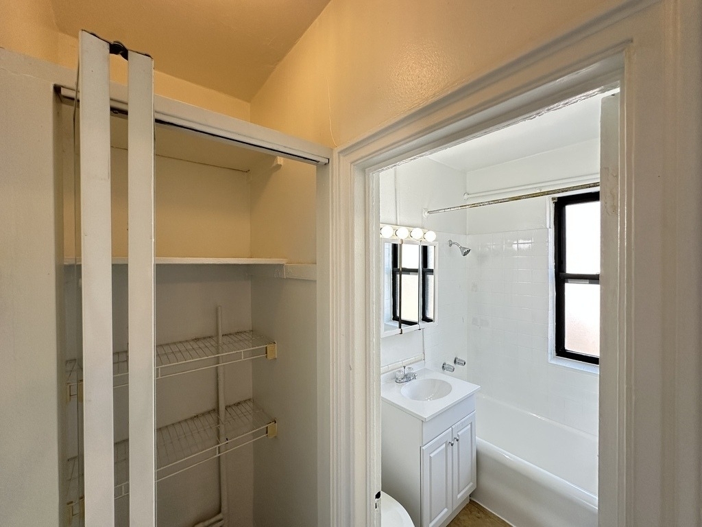 434 W Wellington Avenue - Photo 15