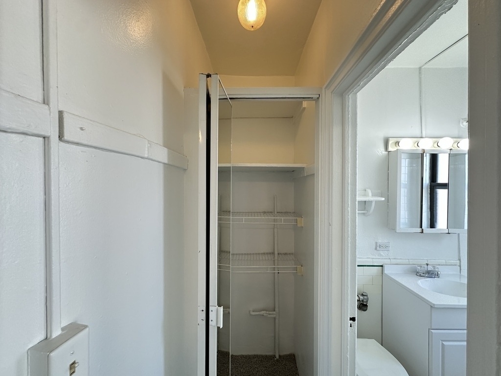 434 W Wellington Avenue - Photo 14