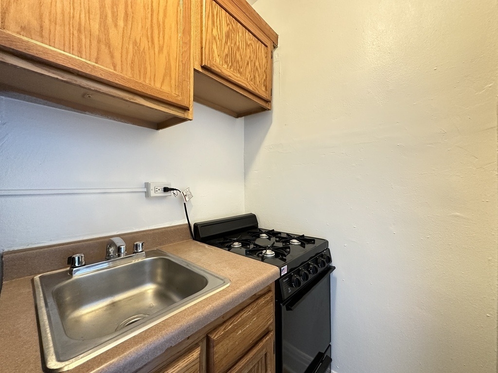 434 W Wellington Avenue - Photo 3
