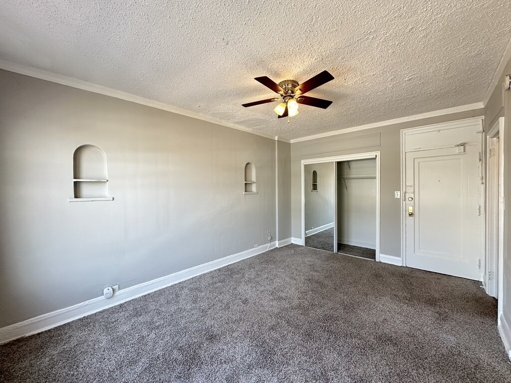 434 W Wellington Avenue - Photo 11