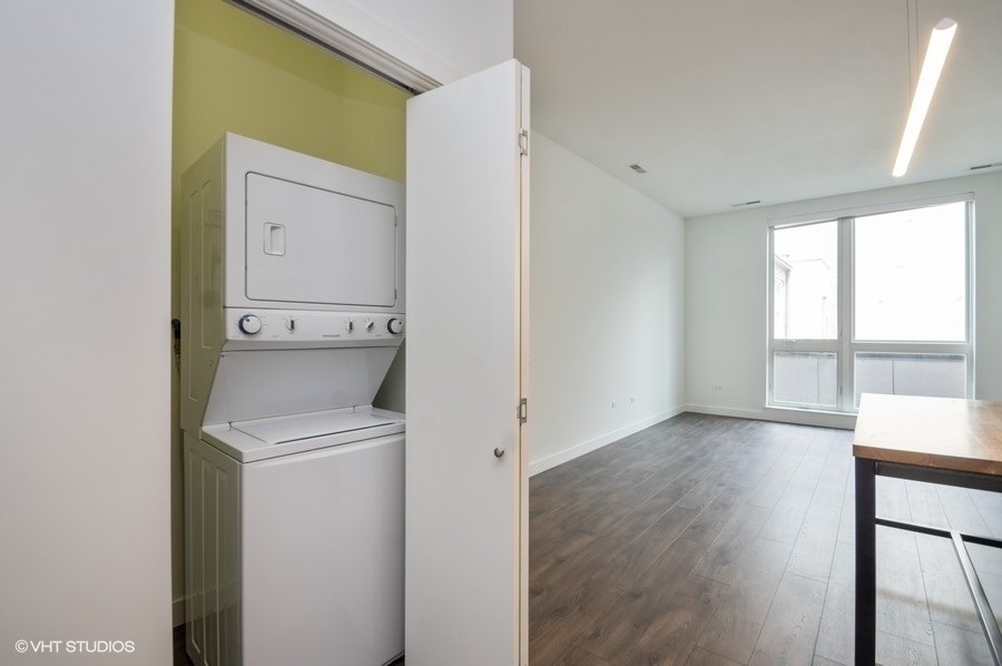 3418 N Lincoln Avenue - Photo 2