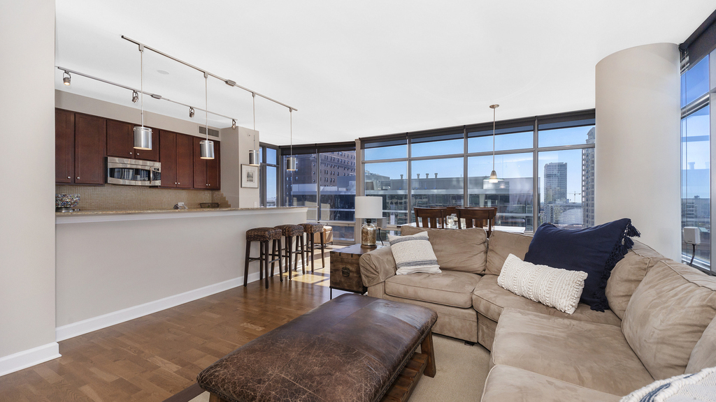 100 E 14th Street - Photo 3