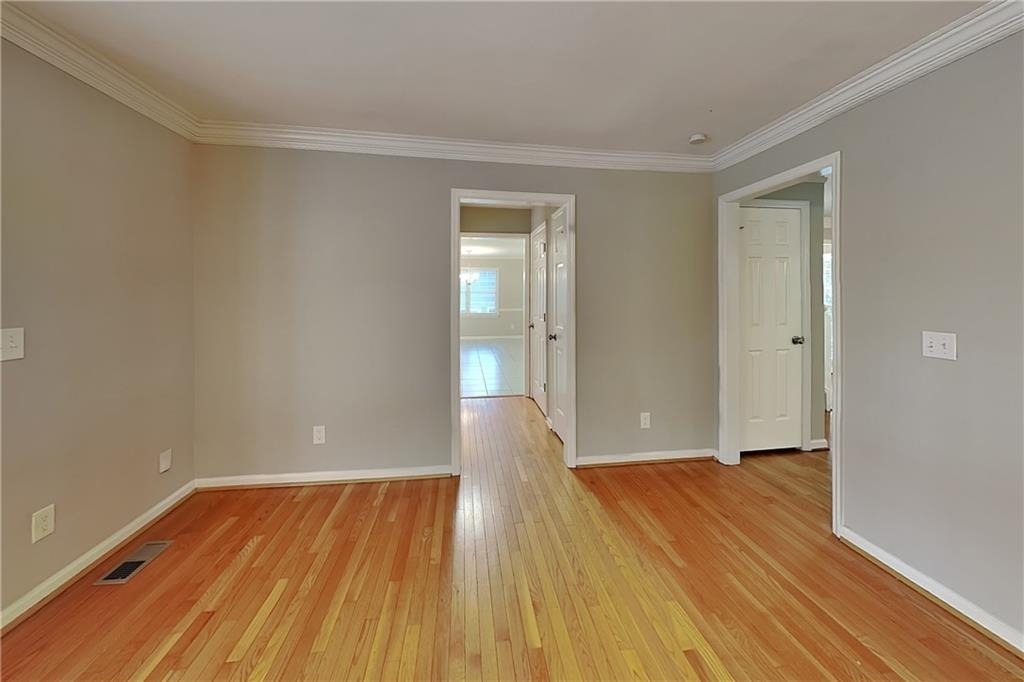 3371 Chatsworth Way - Photo 2