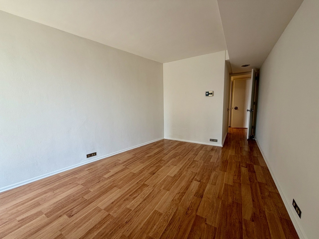 300 N State Street - Photo 12