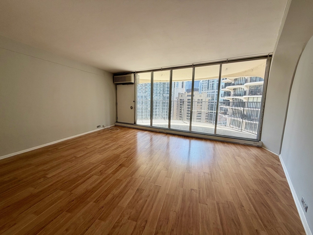 300 N State Street - Photo 6
