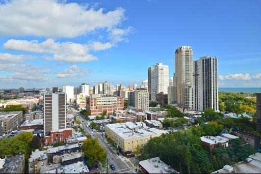 444 W Fullerton Parkway - Photo 1