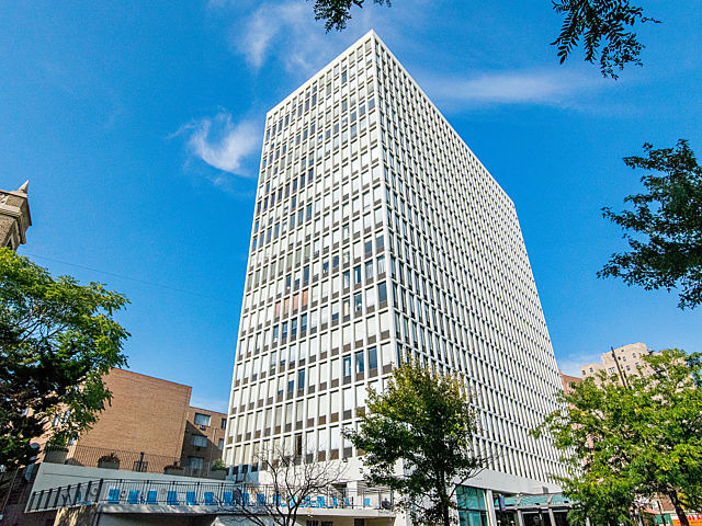 444 W Fullerton Parkway - Photo 0