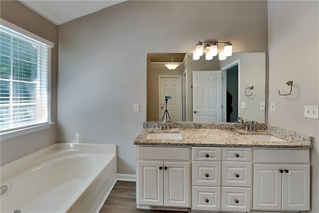 1620 Berryhill Road - Photo 9