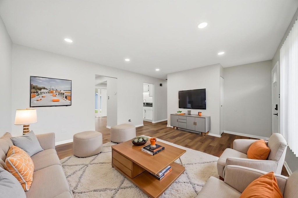 20067 Orchard Avenue - Photo 3