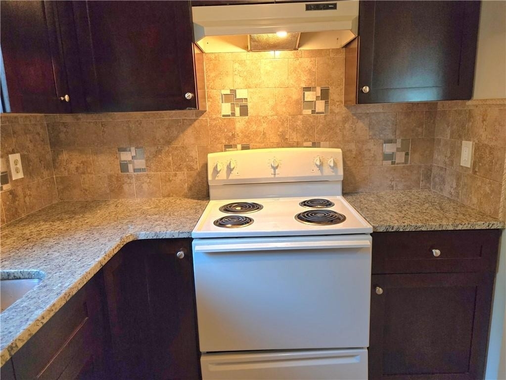 2982 Hillwood Drive - Photo 5