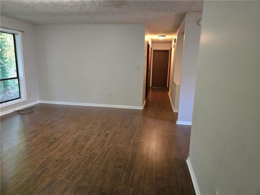 2982 Hillwood Drive - Photo 7