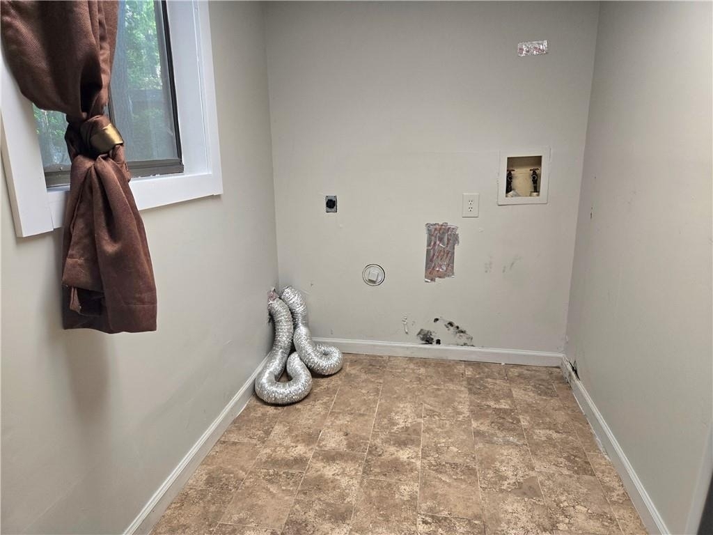 2982 Hillwood Drive - Photo 19
