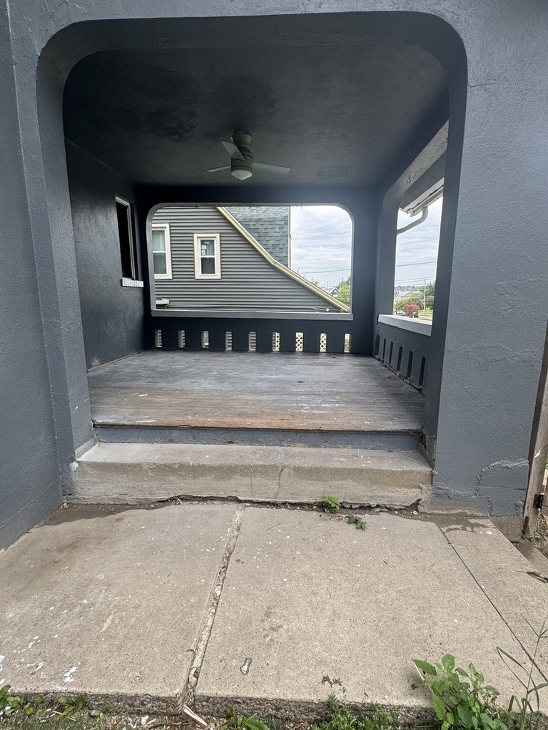 717 22nd Street - Photo 1