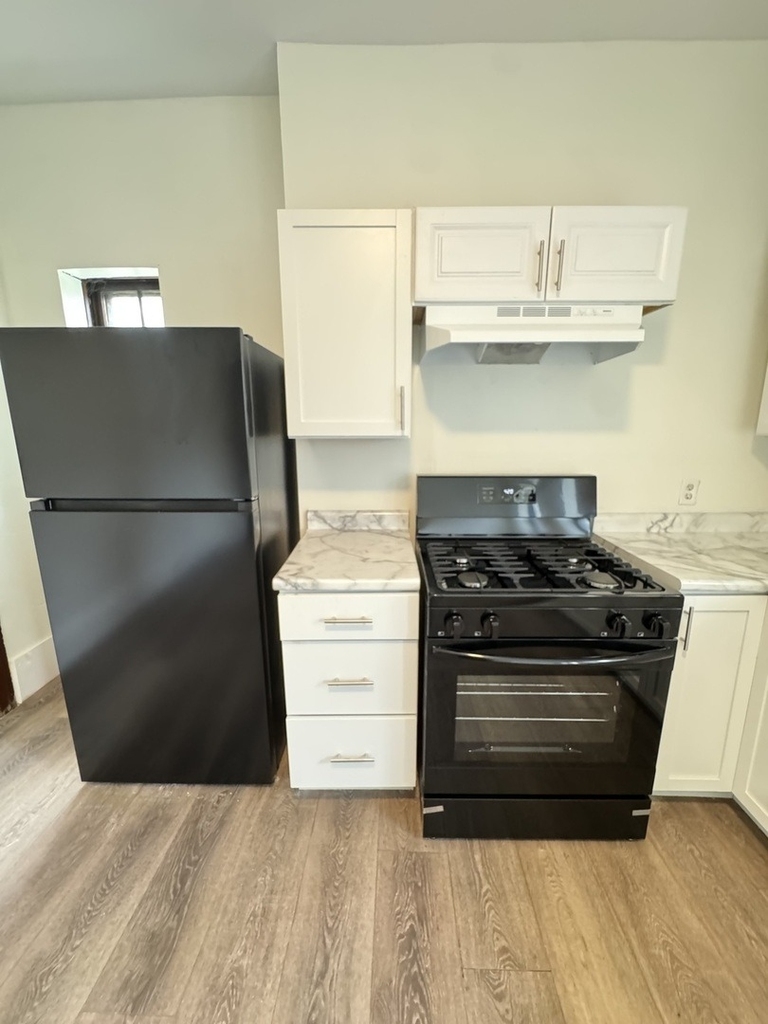 717 22nd Street - Photo 5