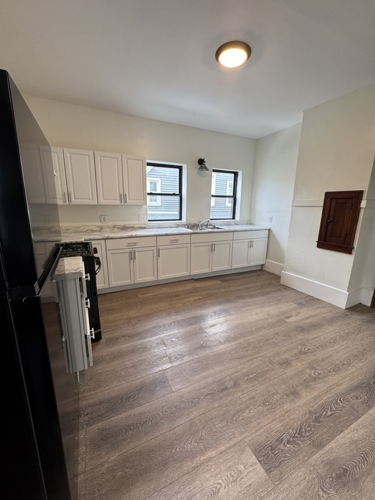 717 22nd Street - Photo 4