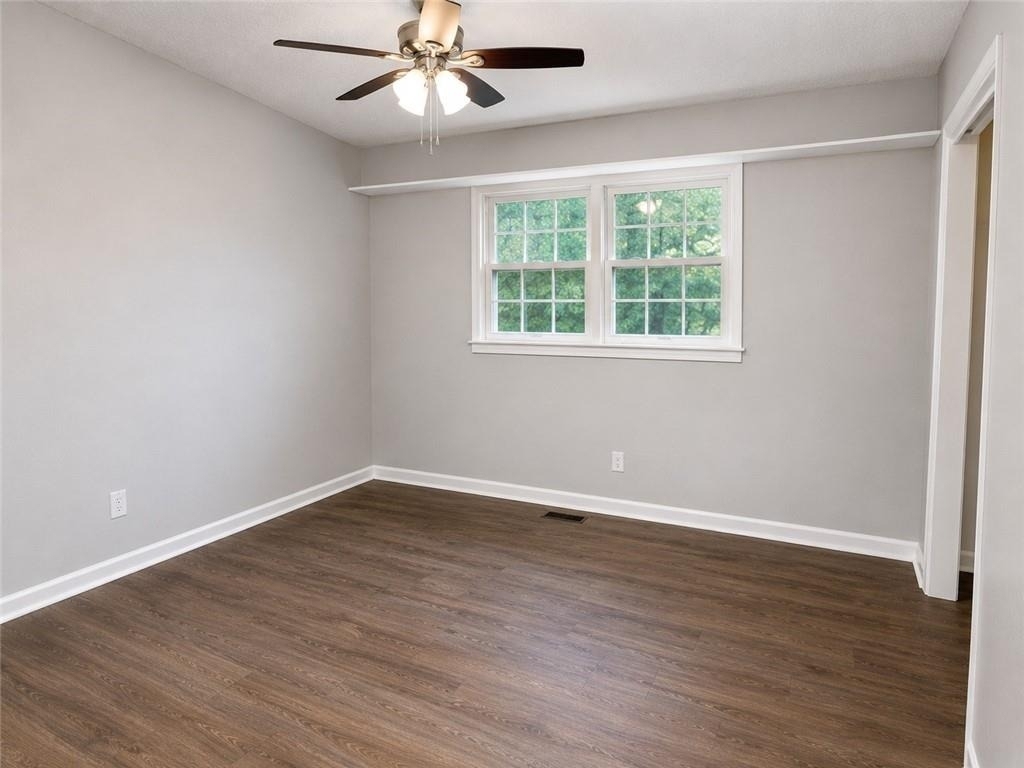 2501 Sandy Court - Photo 4
