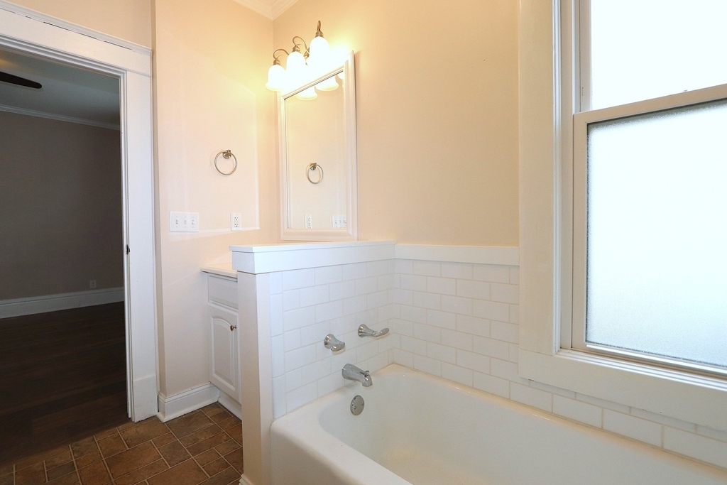 413 W Jackson Street - Photo 16