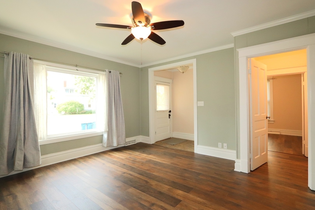 413 W Jackson Street - Photo 3