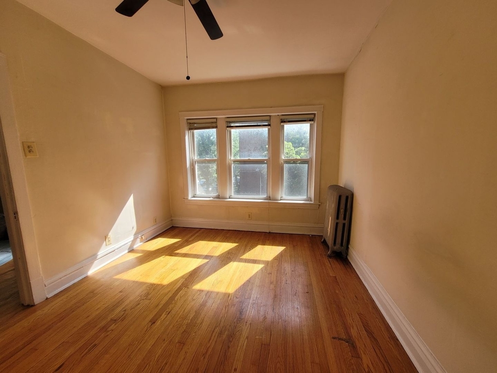 1401 W Winona Street - Photo 4