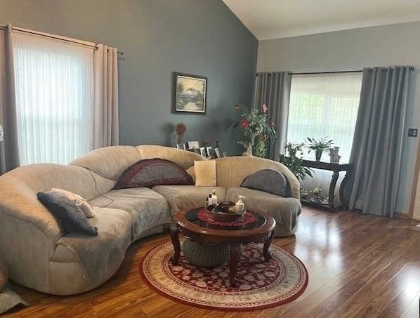 1005 Singer Avenue - Photo 1
