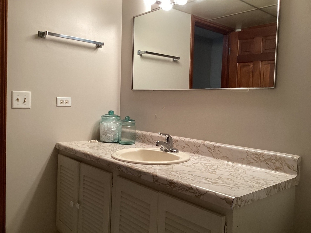 928 N Rohlwing Road - Photo 6