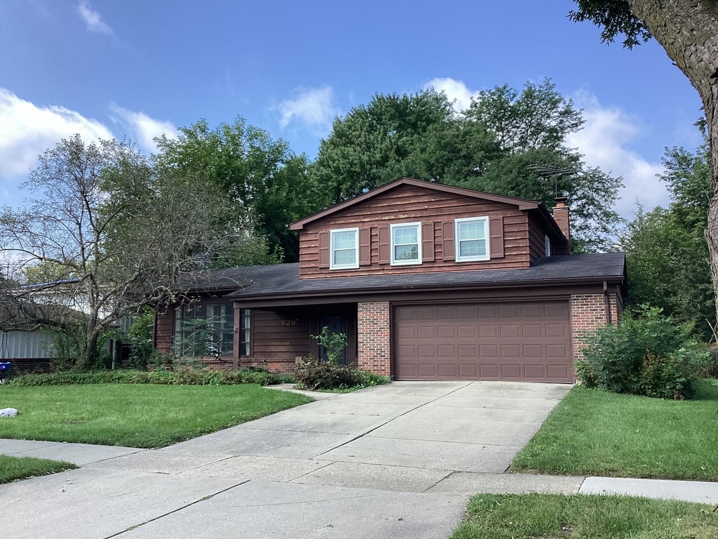 928 N Rohlwing Road - Photo 0