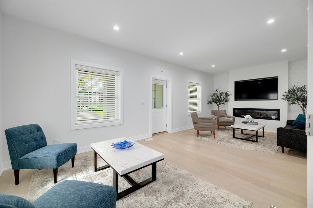1205 Curtiss Street - Photo 6