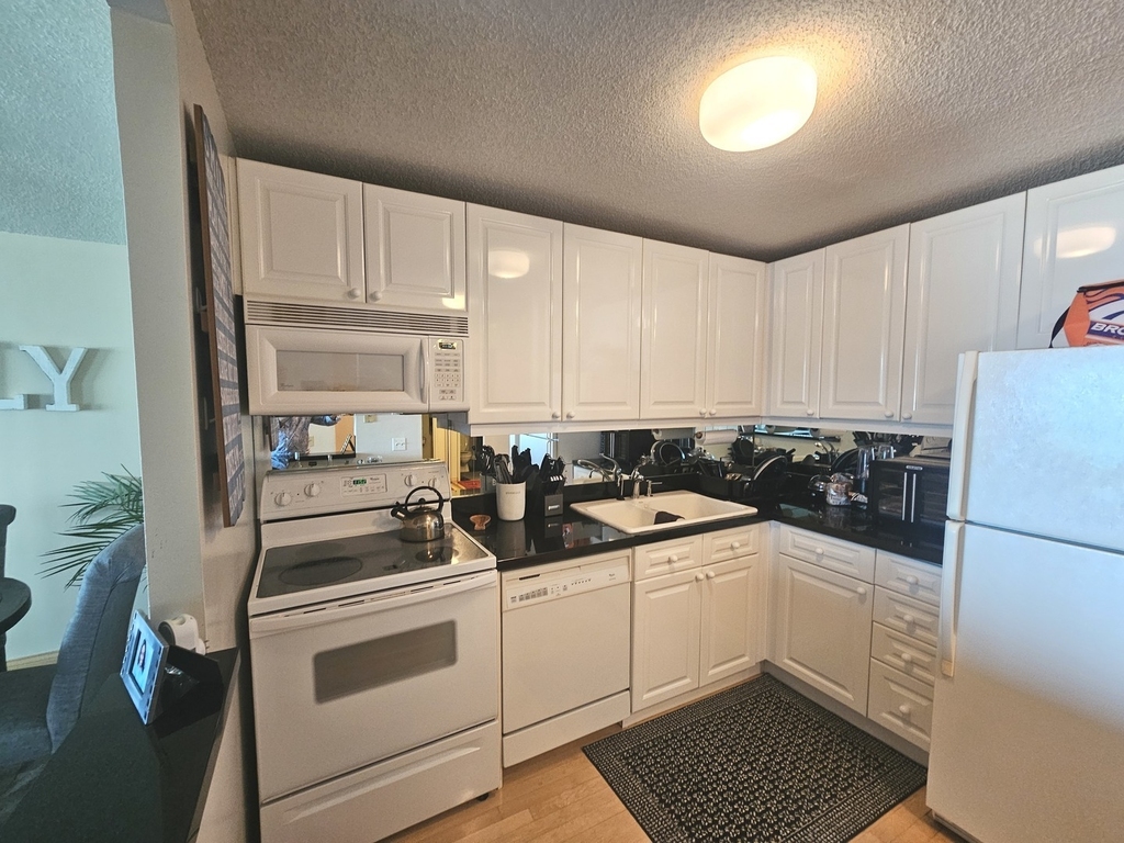 480 N Mcclurg Court - Photo 10