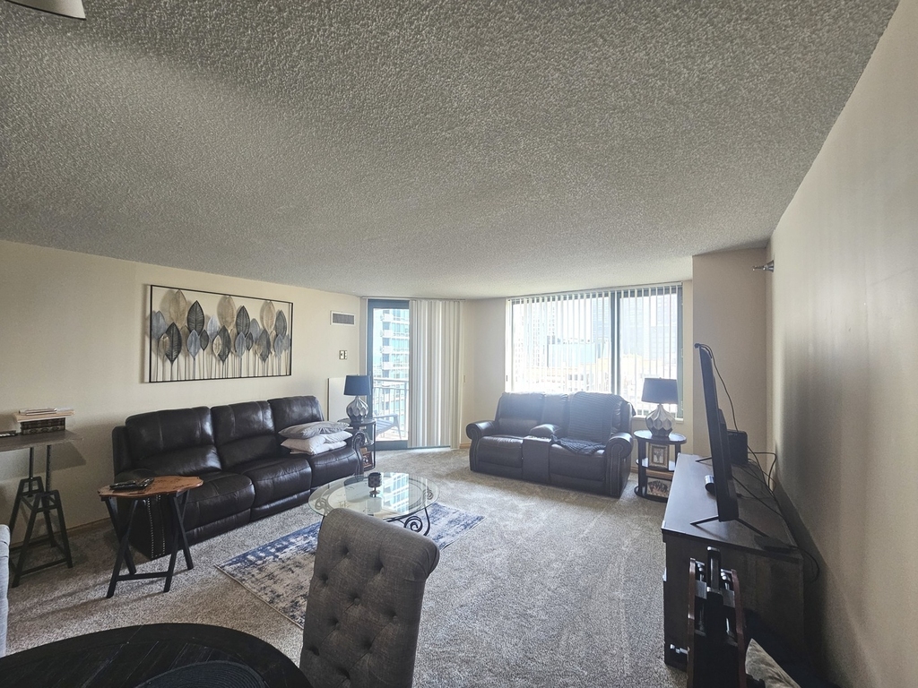 480 N Mcclurg Court - Photo 2