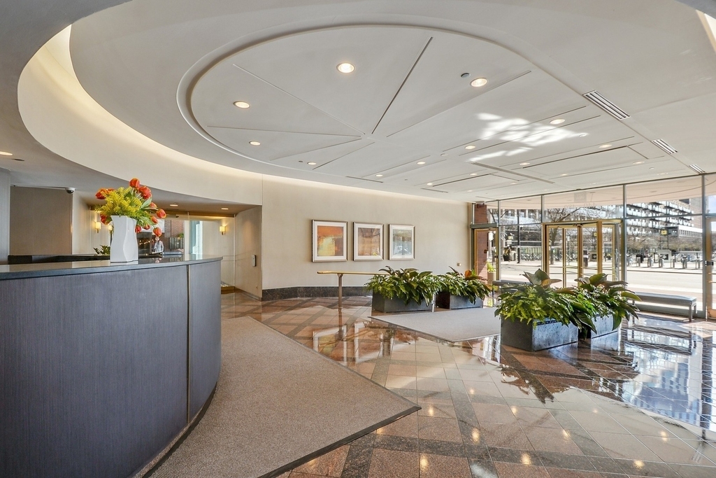 480 N Mcclurg Court - Photo 1